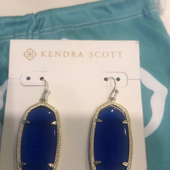 Kendra Scott Elle Earings - Picture 3 of 7
